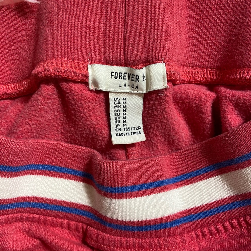 Shorts - Picture 3 of 3